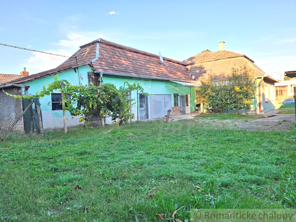 Priestranný štvorizbový rodinný dom na hospodárenie v tich - 7