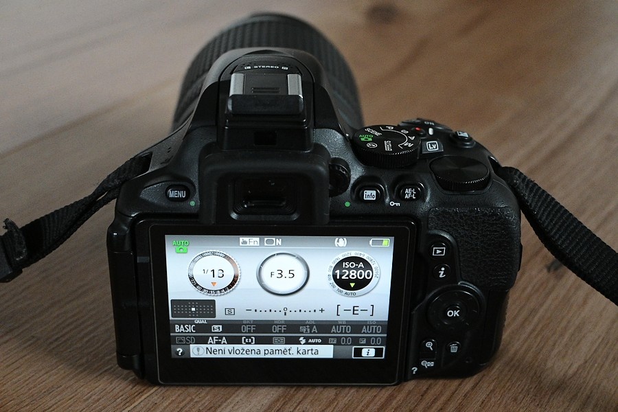 Nikon D5600 wifi + BT- otocny dotyk.disp. - 18-140 mm VR AF - 7