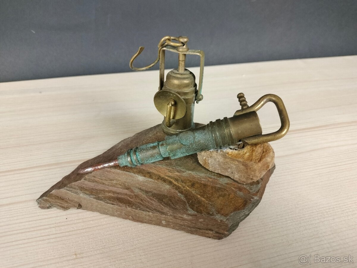 Mix rôznych starožitností - 7