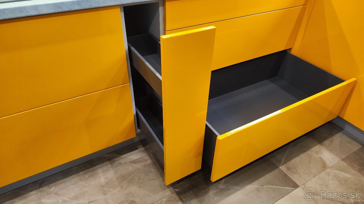 Kuchynská linka - 7