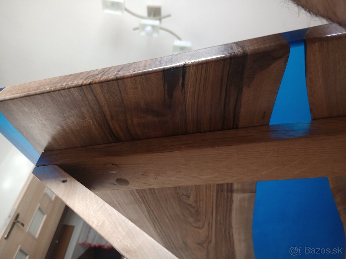 Epoxidový konferenčný stolik - 7