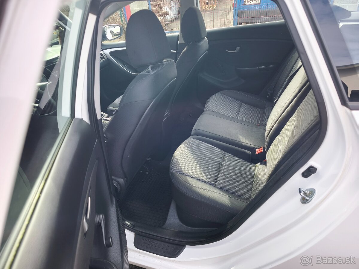 Hyundai i30 II facelift 1.6 CRDi Combi - 7