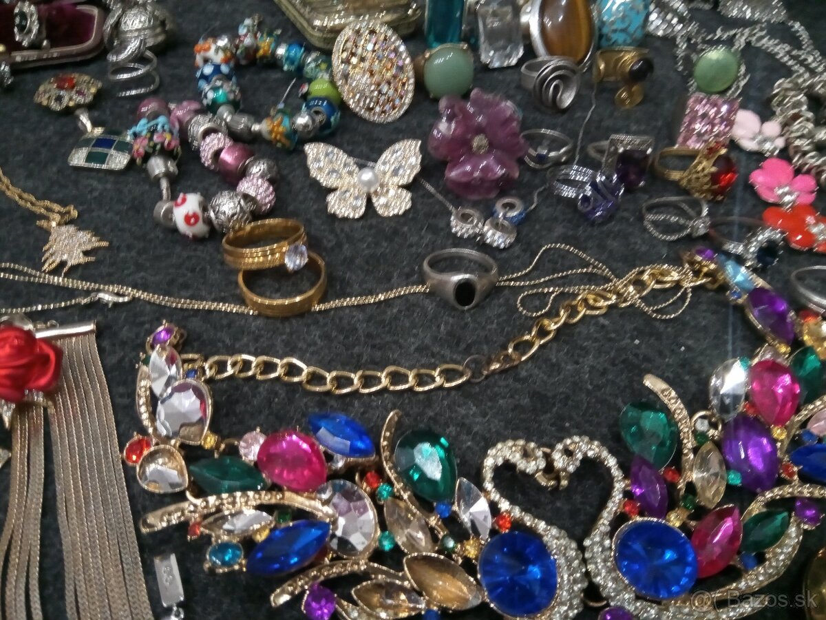 Starožitné sperky a šperky z rôznych období - 7