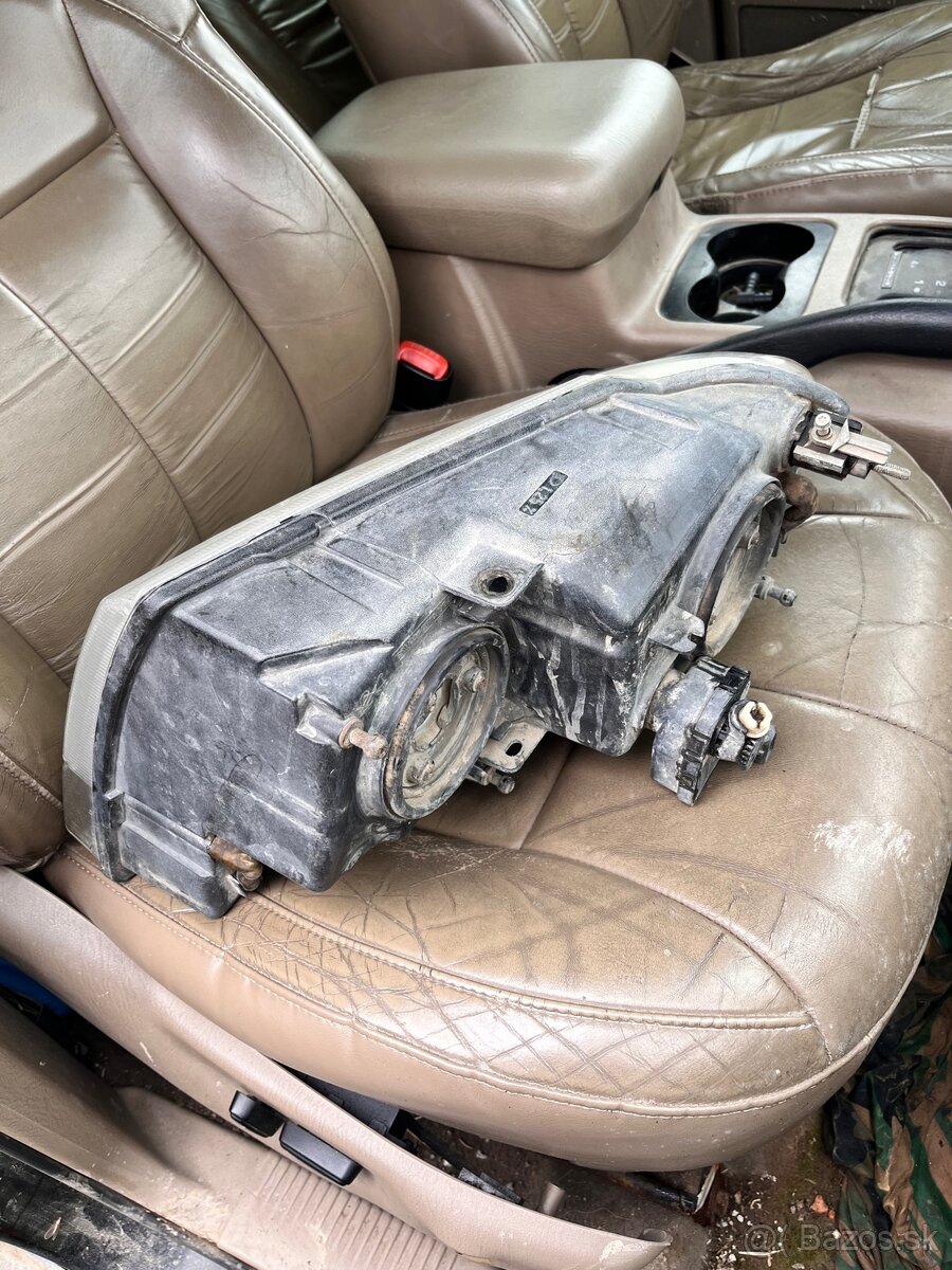 Predné a zadne svetla jeep wj - 7