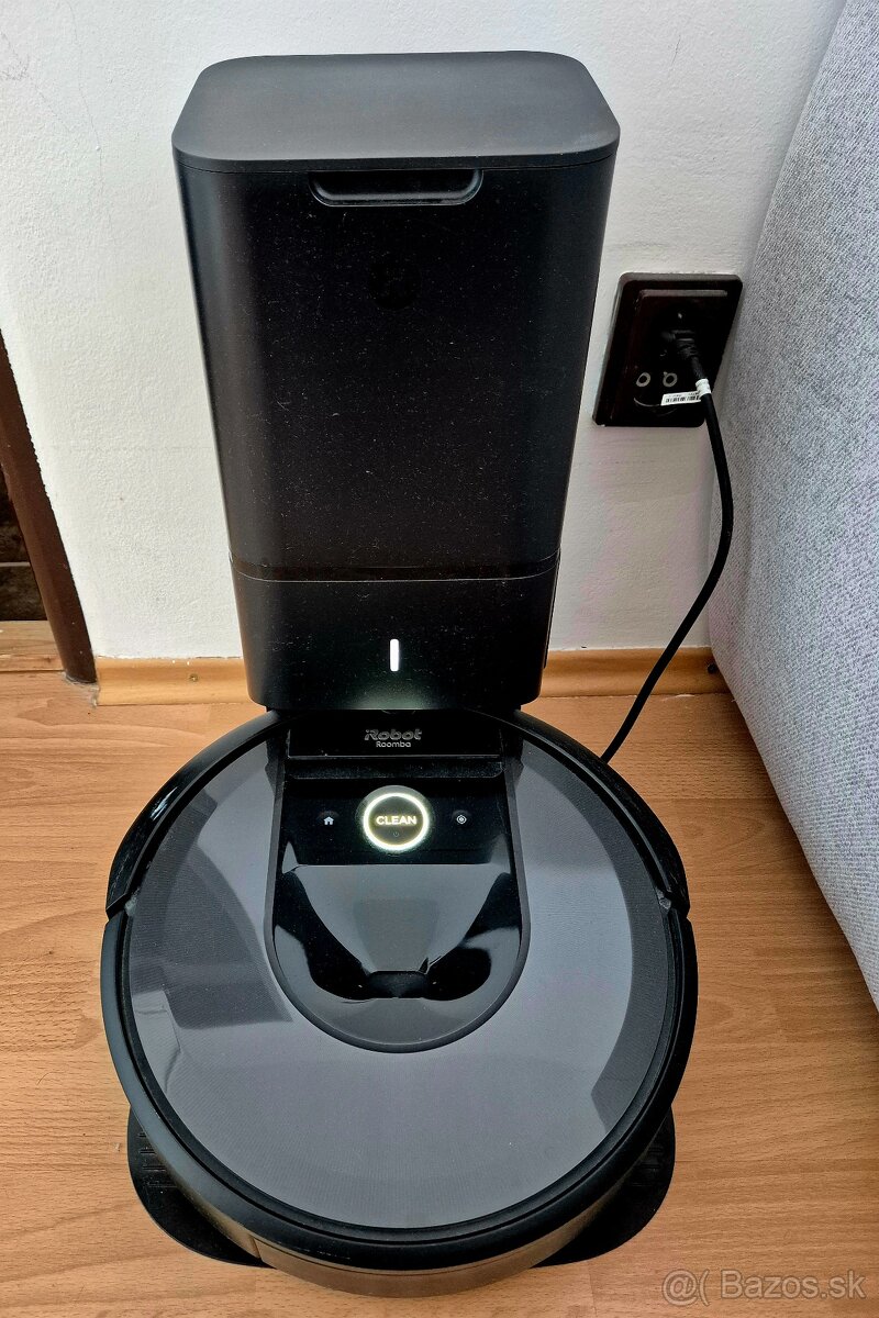 Robotický vysávač i Robot Roomba i7+ clean base - 7