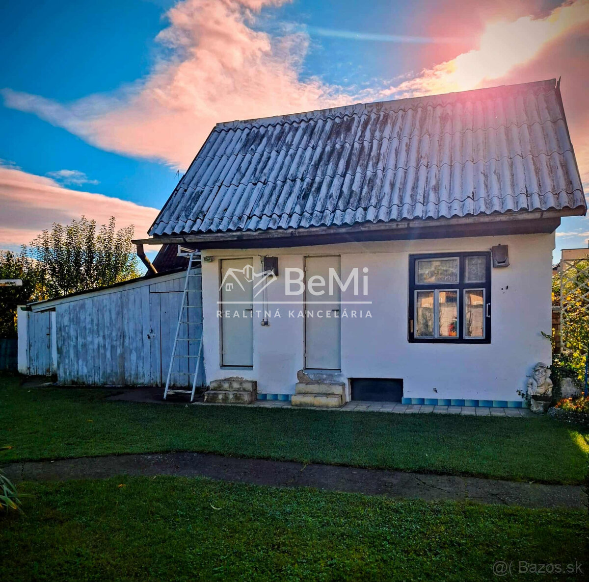 Rodinný dom s veľkou záhradou a garážou v tichej časti Choch - 7