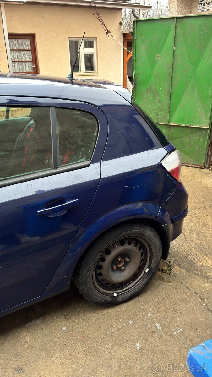 Opel Astra H 1.4 benzín, MANUÁL, r. 2004 – STK 06/2026 - 7