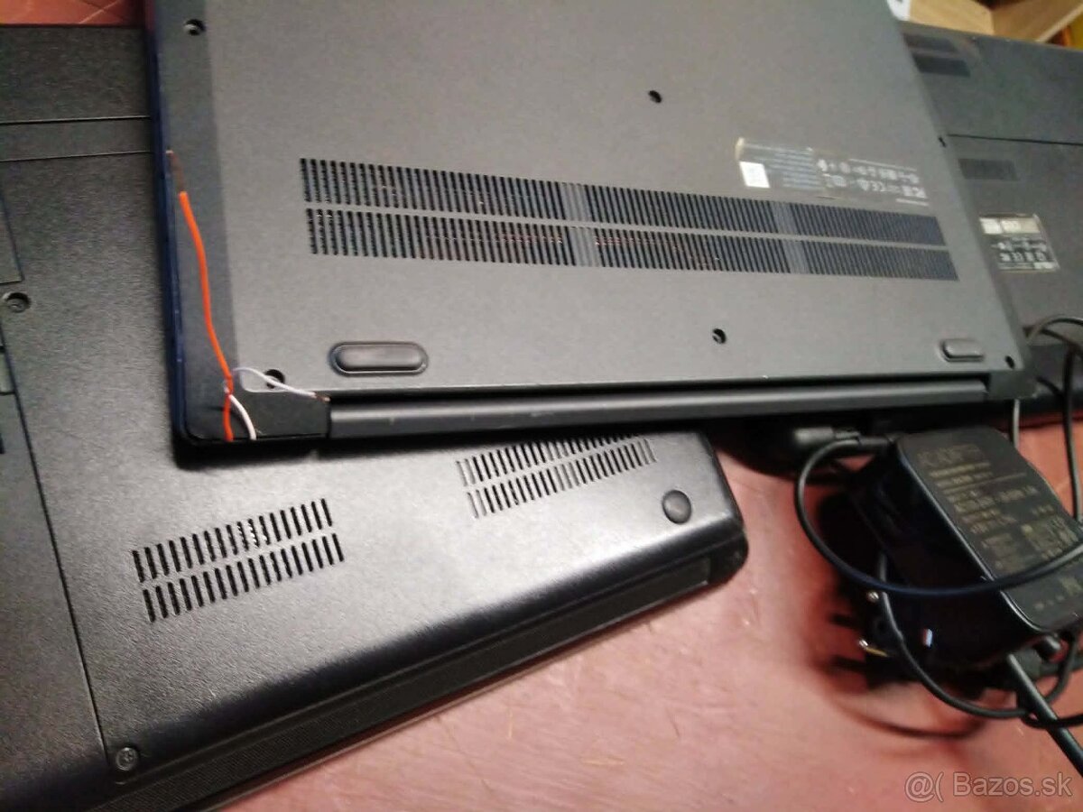 noteboky na nahradne diely - 7