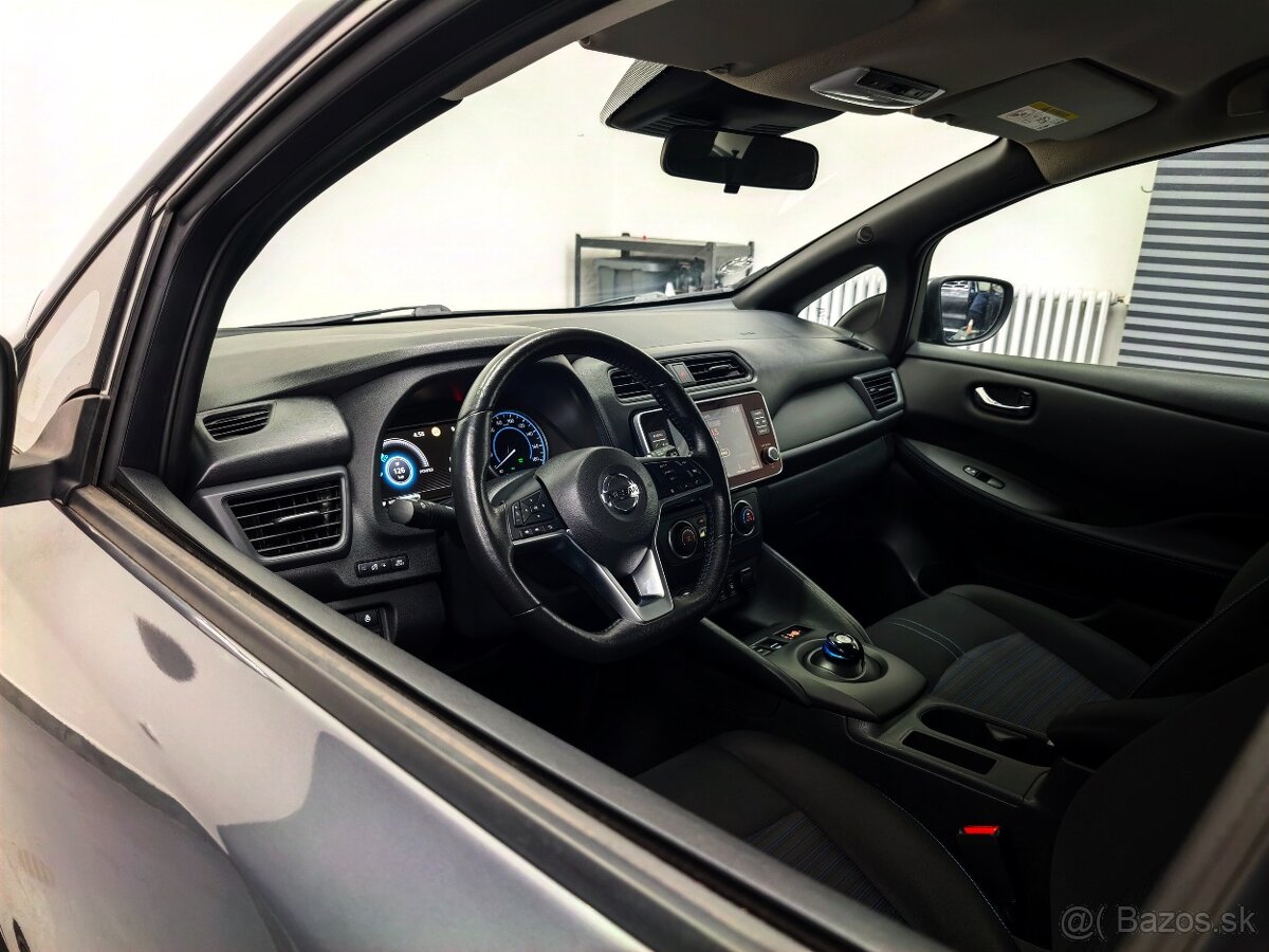 NISSAN LEAF 40 kWh, 2022, ACENTA, KAMERA, DPH - 7