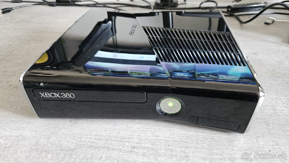 XBOX 360 SLIM - 250GB - 7