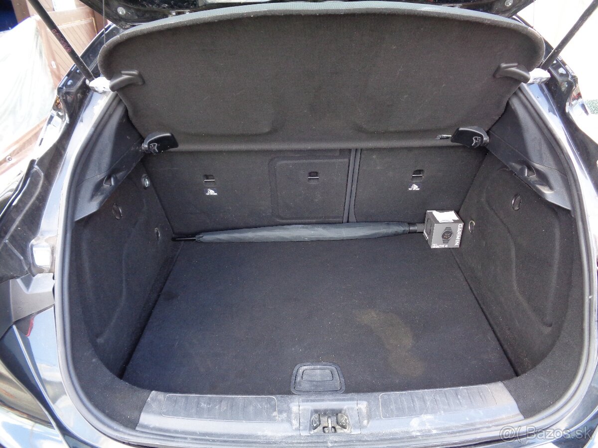 Infiniti Q30 1.5 - 7
