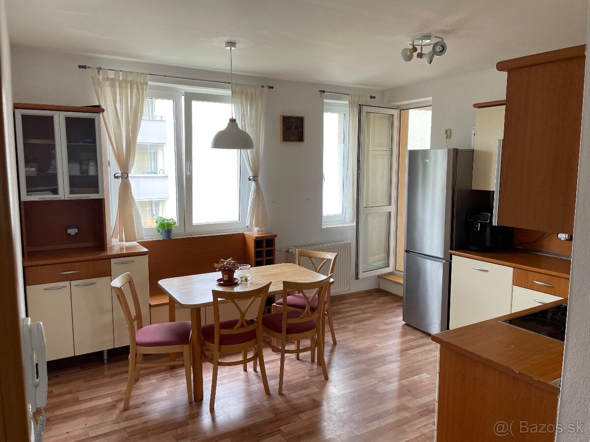 3i - byt Dúbravka - Veľká terasa a príjemné prostredie + NOV - 7