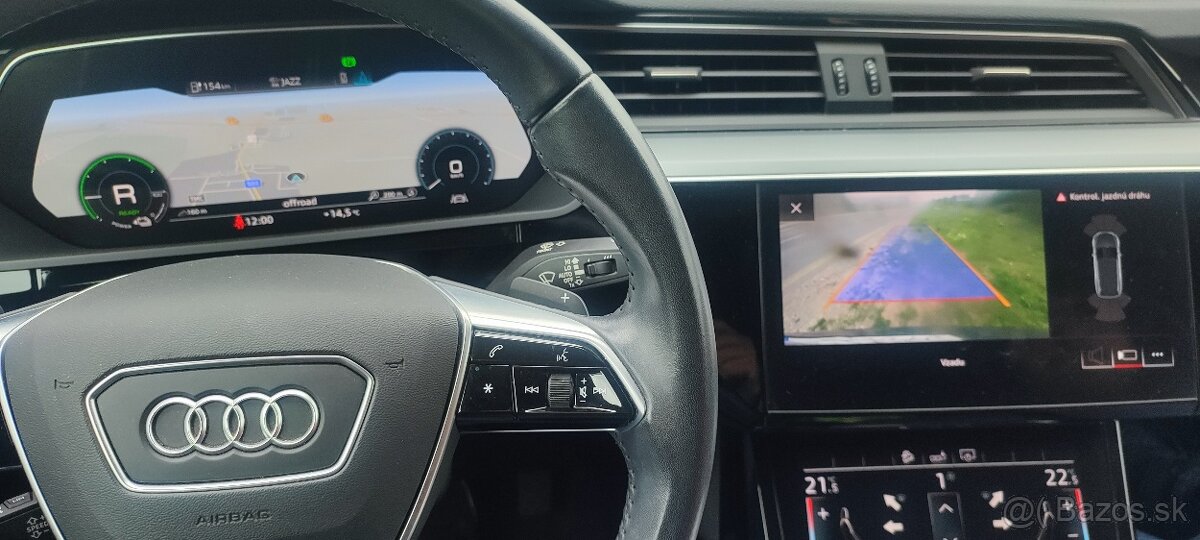 Audi E-tron 50 quattro Advanced Odpočet DPH: 22 358 € Možnos - 7