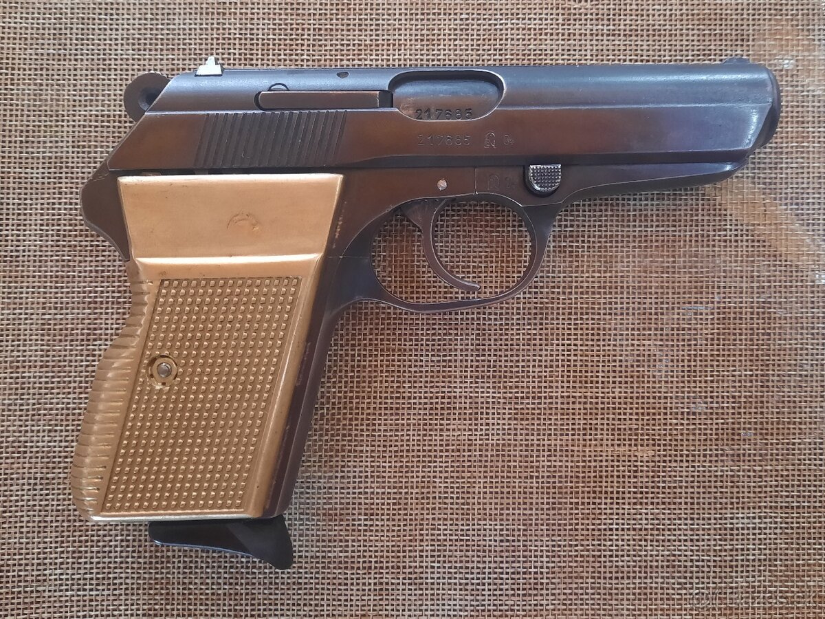 Samonabíjacia pištoľ CZ 70 - 7