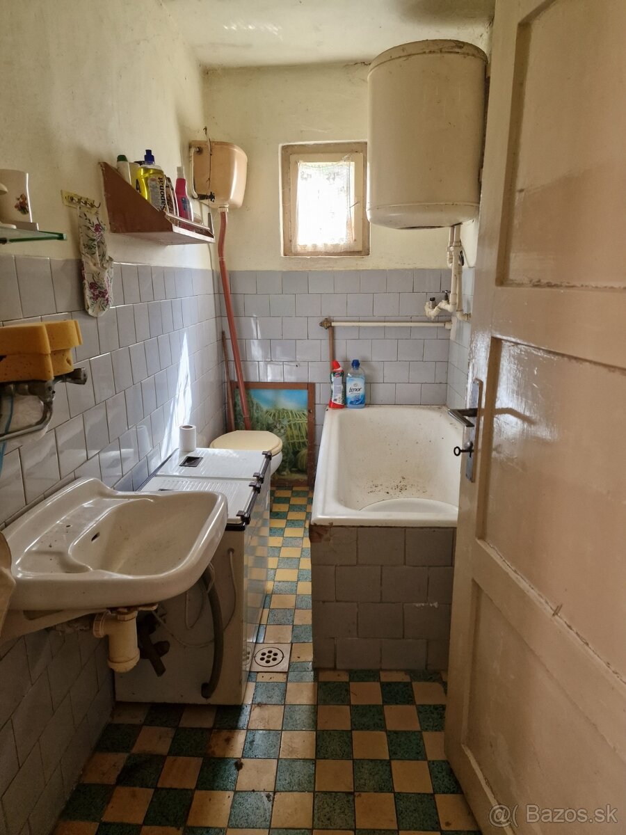 Pozemok o výmere 4543 m2 so starším RD na predaj - 7