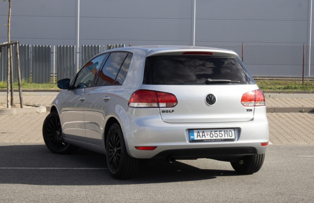 Volkswagen Golf 1.6 TDI z roku 2011 - 7