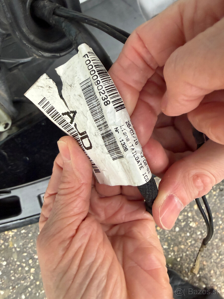 RANGE ROVER EVOQUE SPOILER ZADNÝCH 5. DVERÍ - 7