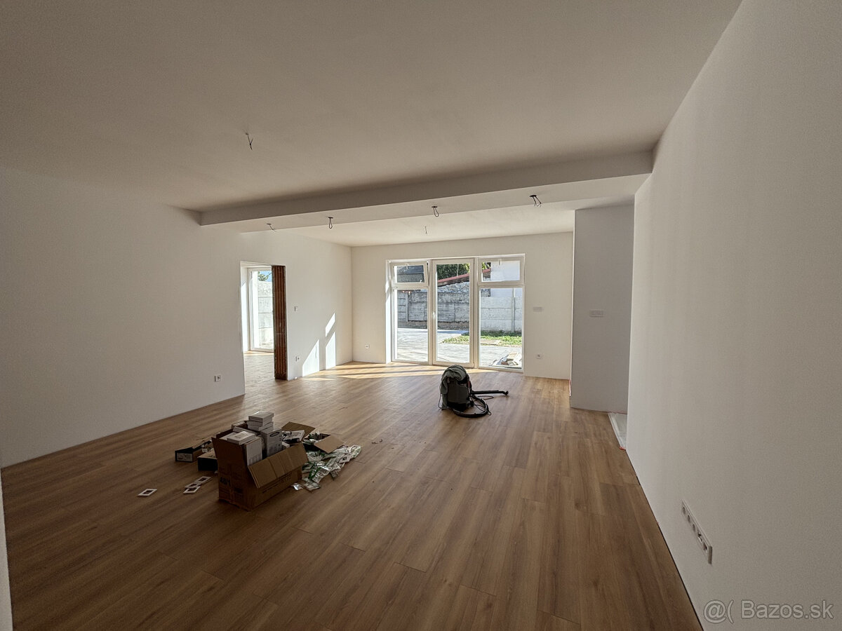 Posledný voľný samostatný byt s pozemkom a terasou, bezpečuj - 7