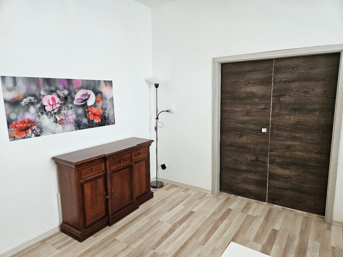 3 izbový byt v centre Michaloviec - 7