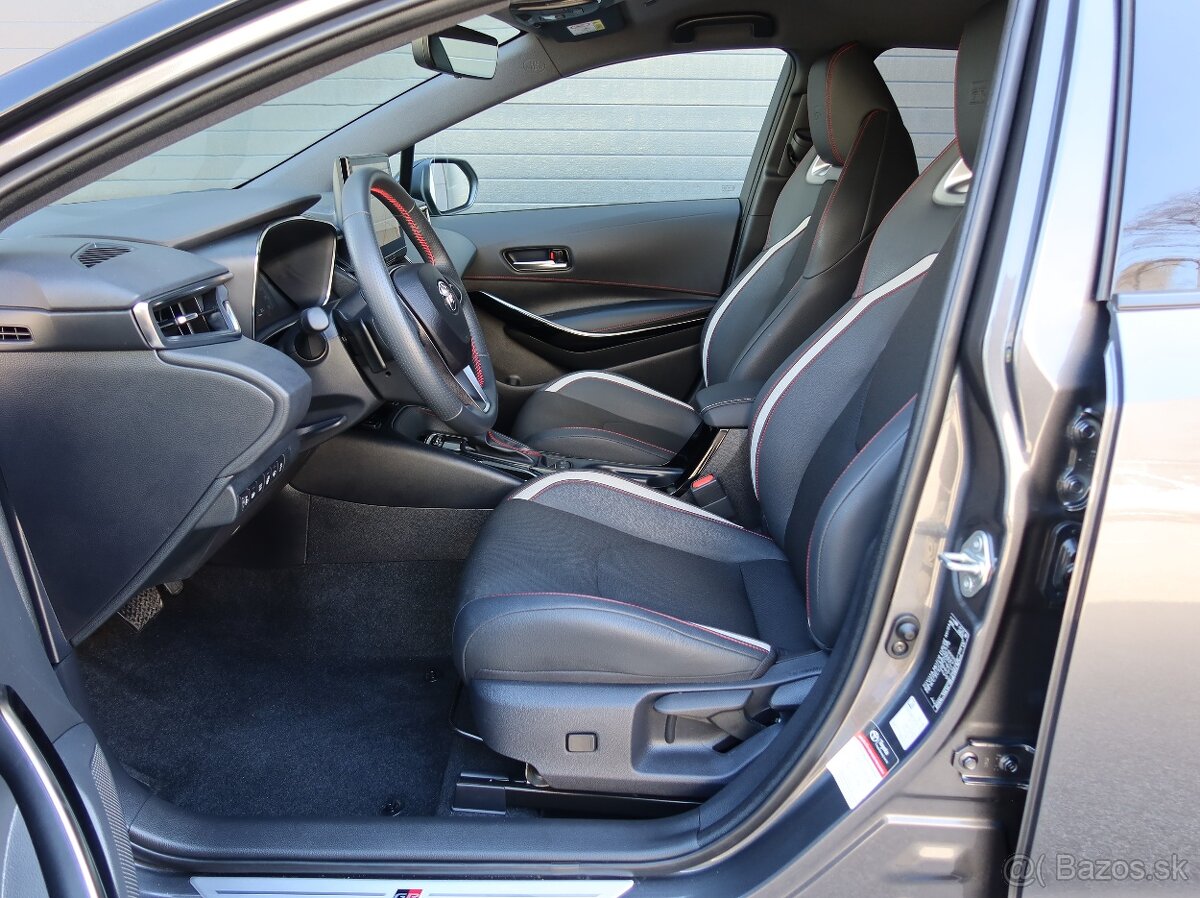 Corolla 2.0 GR SPORT, kúpená v SR, len 9900km,v záruke - 7