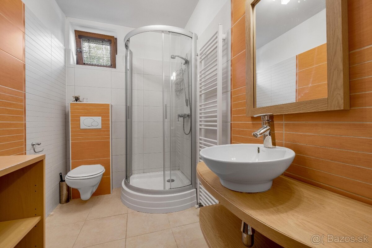 Na predaj rodinný dom Láb, veľký pozemok, tichá ulica - 7