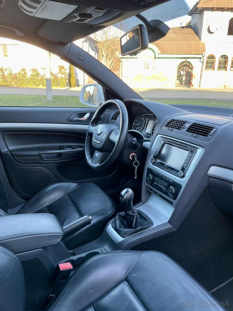 Ṣ̌koda Octavia VRS 2.0 TFSI - 7