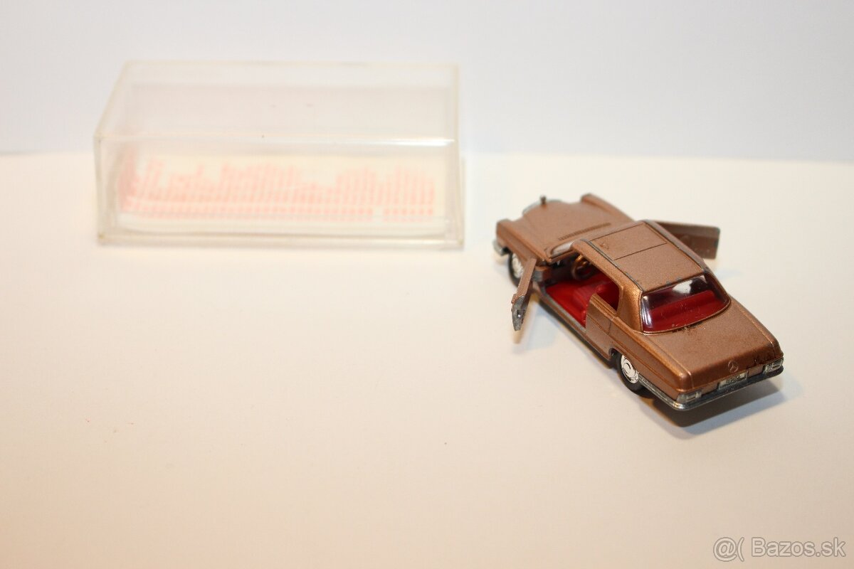 Schuco 1:66 Mercedes 250 CE - 7