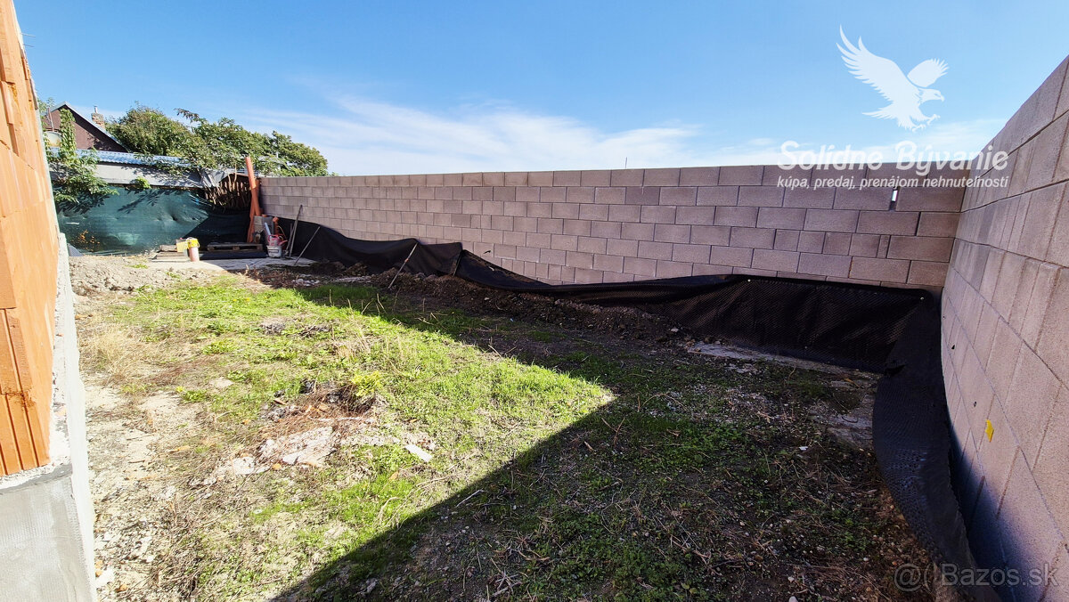 Rozostavaný 4-izbový rodinný dom v Tomášikove - 7