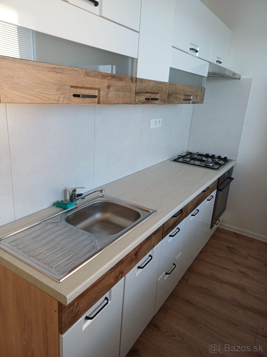 Prenájom 1 izbového bytu Poltár - 7