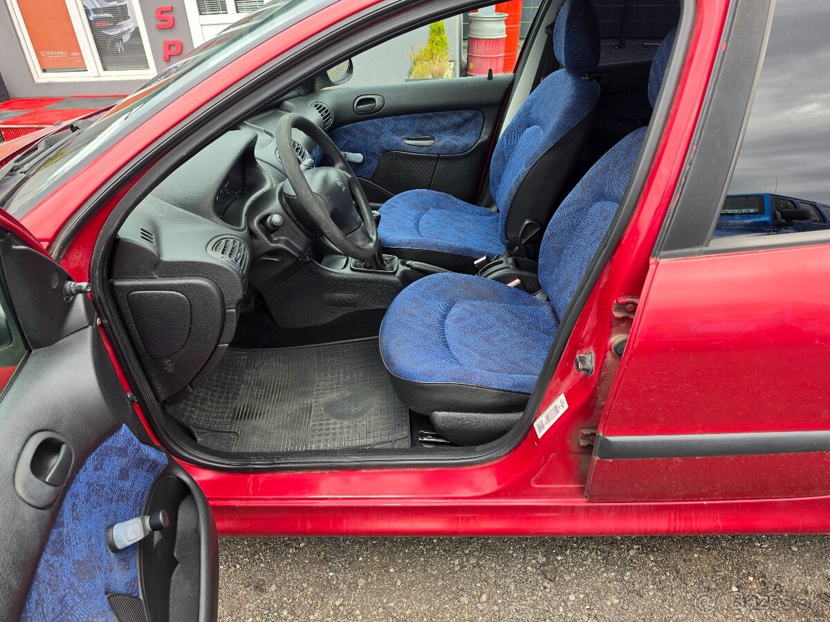PEUGEOT 206 1.2i BENZÍN - 7