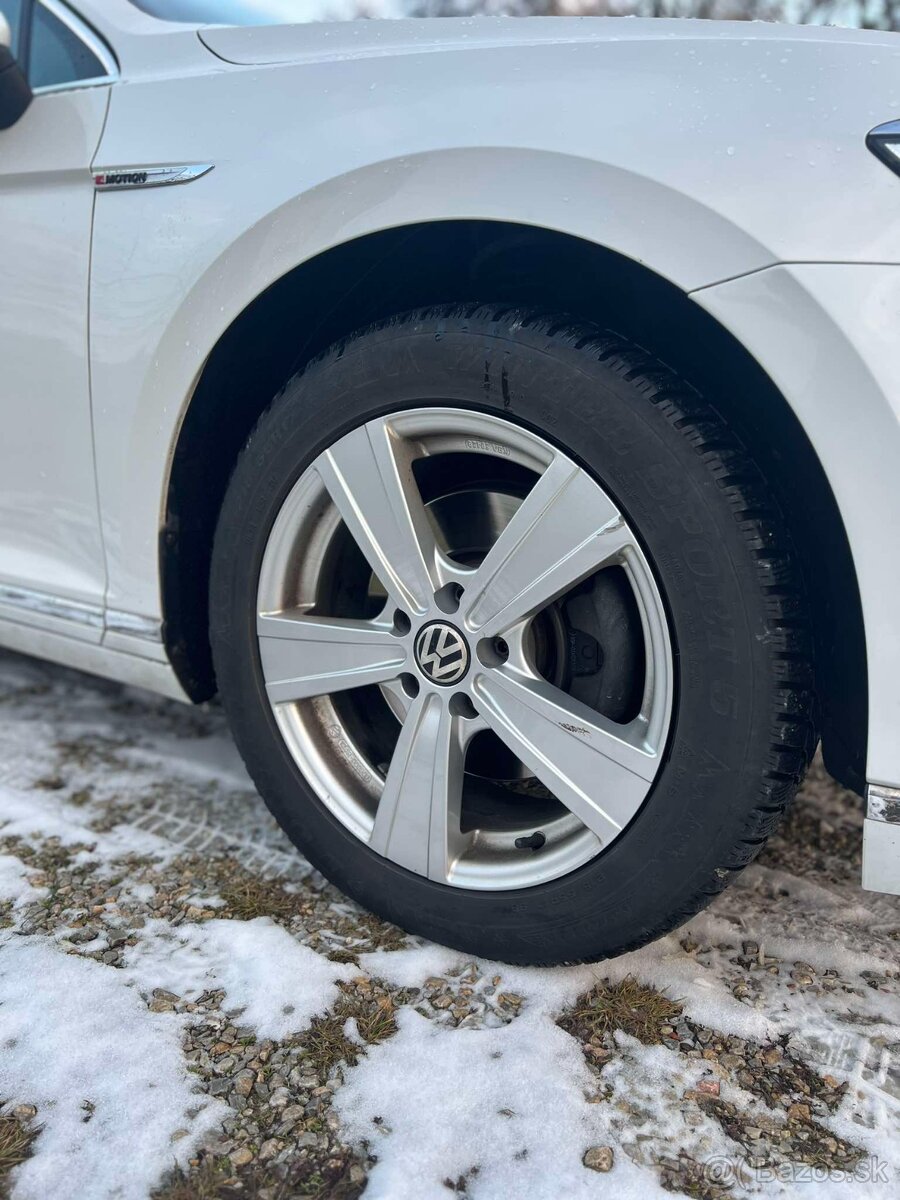 Predám VW Passat 2,0 TDI DSG,4x4 Highline - 7