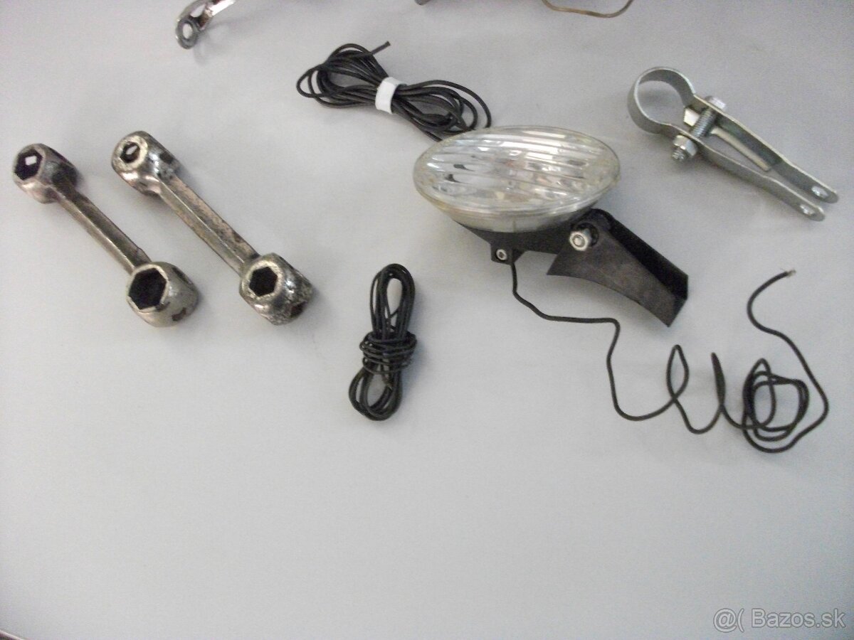 Predám retro svetlá a kľúče na bicykel,alebo moped. - 7