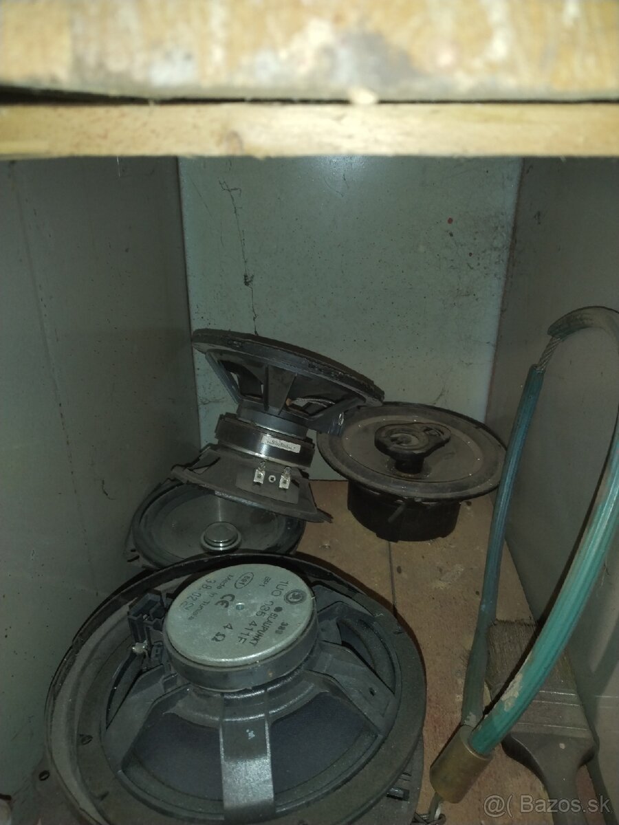 Predám autorádiá aj repro - 7