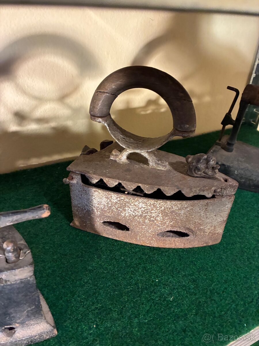 Starožitná žehlička - 7