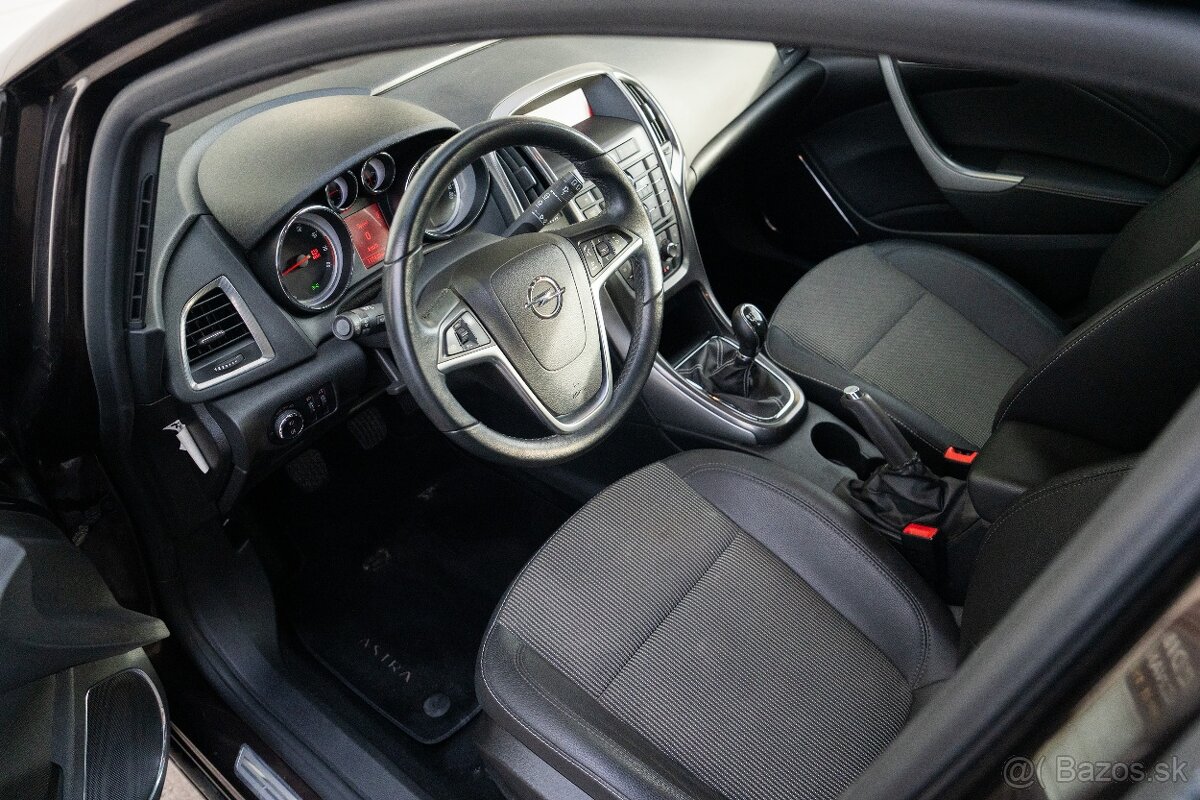 Opel Astra 1.4T 103kw M6, SR - 1.majitel - 7