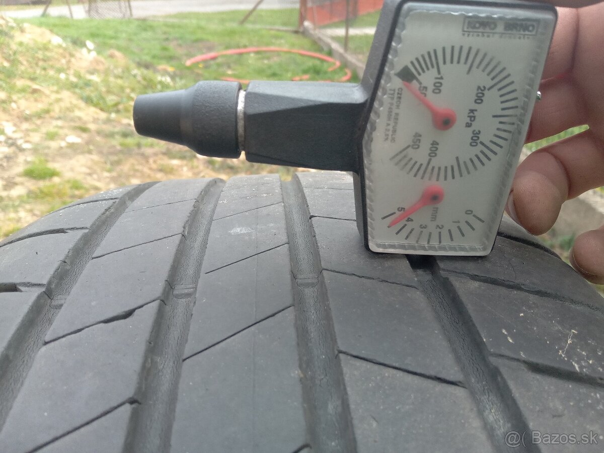 Letné pneu 235/55 r 19 - 7