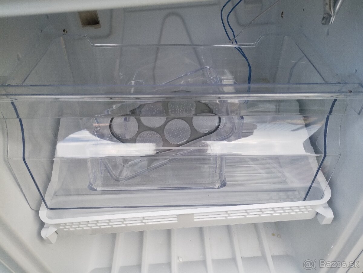 Vstavaná chladnicka - 7