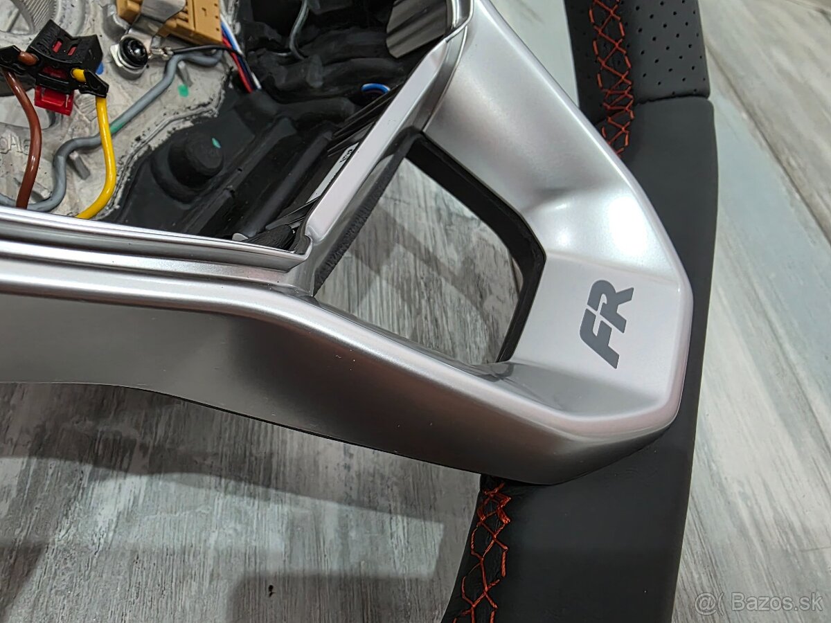 Multifunkcny kozeny Seat volant - 7