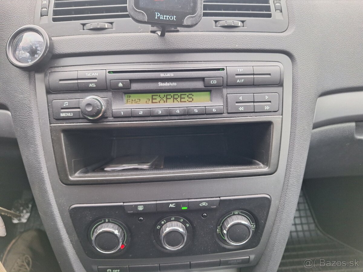 ŠKODA OCTAVIA 1,2TSI 4 VALEC 77KW ROK 2012 - 7