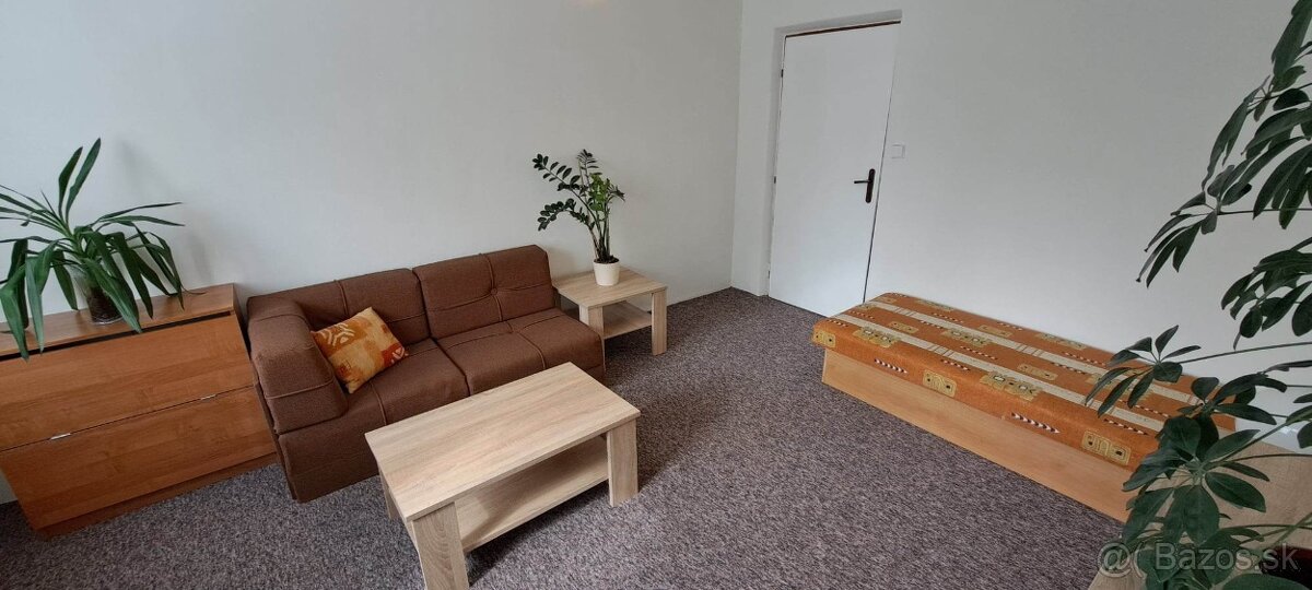 PRENÁJOM - veľký 2-izb. byt - Martin - Sever - Ul. Rum. arm. - 7