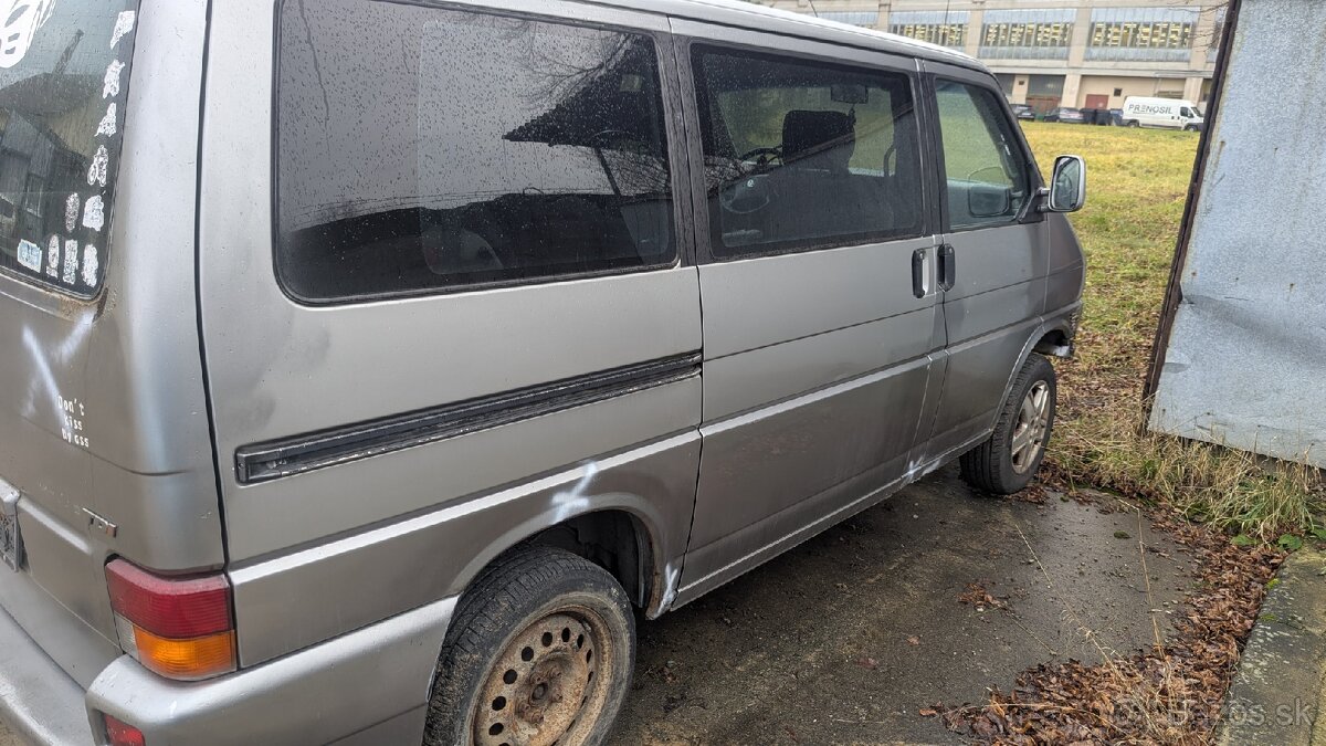 Rozpredám T4 caravelle 2.5 TDI 111kw - 7