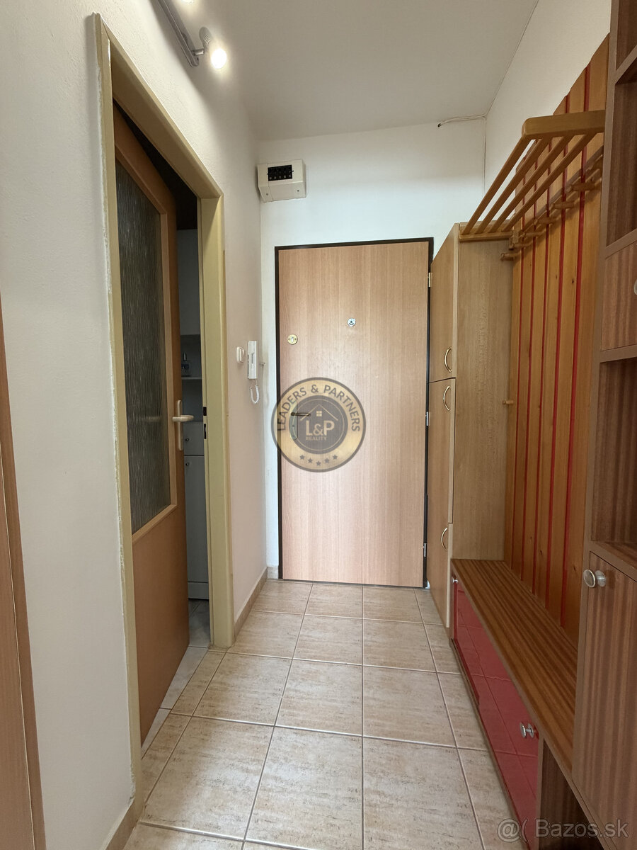 1,5iz. byt s loggiou a pivnicou v centre mesta Senica - Mehr