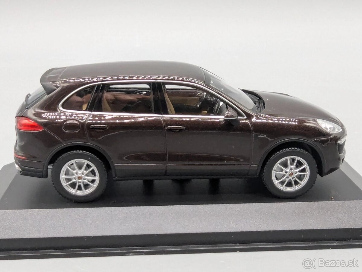 1:43 Minichamps Porsche Cayenne Diesel - 7