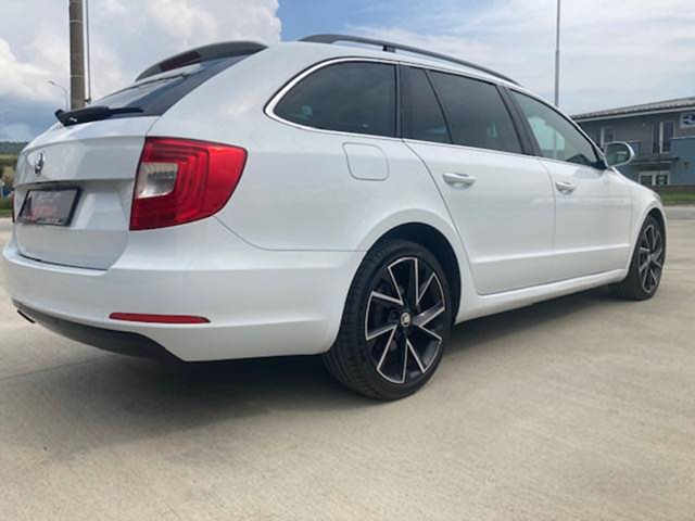 Škoda Superb Combi 2.0 TDI DSG,2015,NAVI,XENON - 7