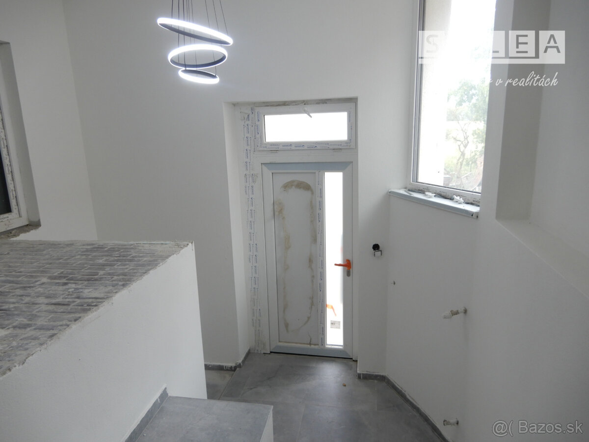 Pekný rodinný dom, 300 m2, kompletná rekonštrukcia, Hronské - 7