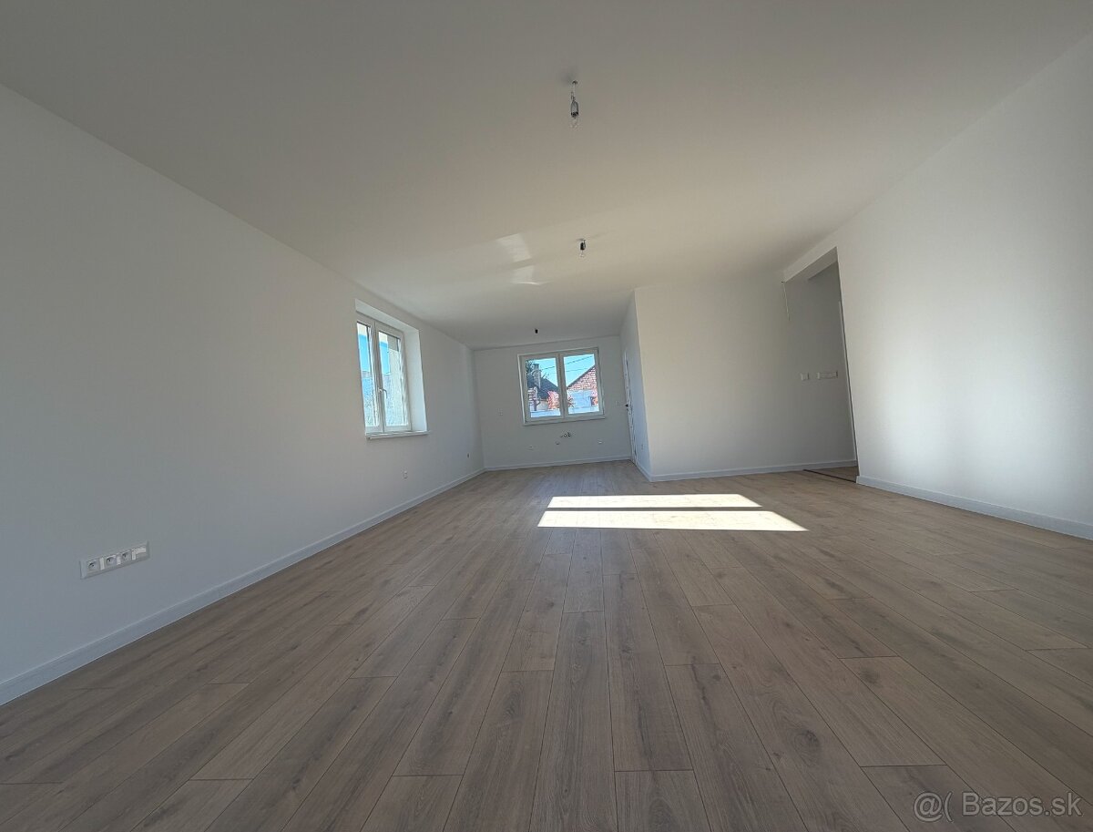 Moderný 4-izbový rodinný dom s garážou na predaj - 7