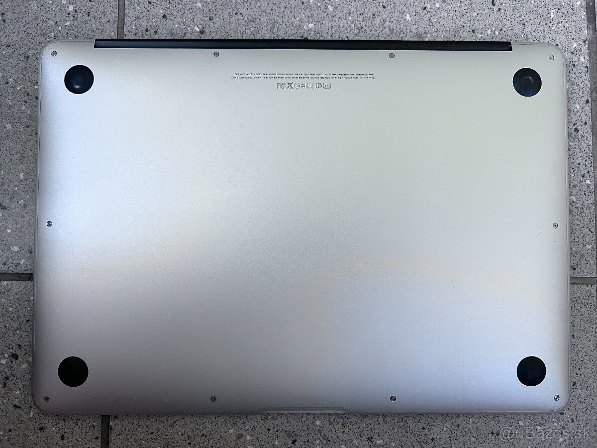 MacBook Air / intel i5 / 4GB RAM / 240GB SSD / 13" - 7