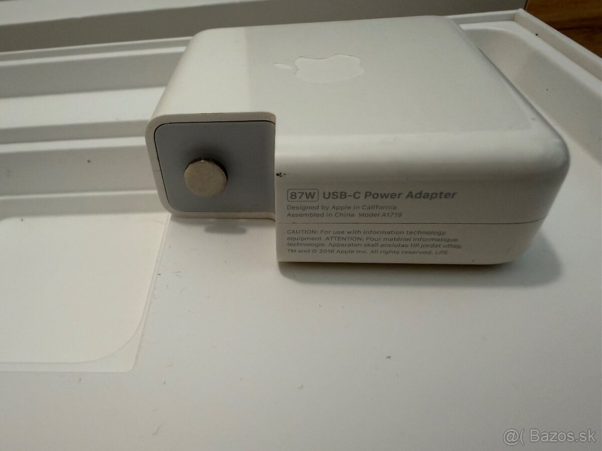 Predám Macbook pro 15 256/16GB 2016 - 7