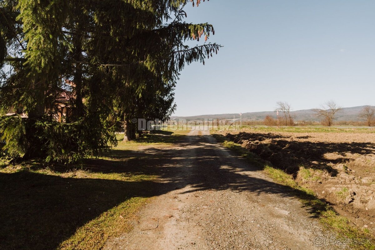 PREDAJ: Pozemok pre rodinný dom, 765 m2, Veľká Lúka, okres Z - 7