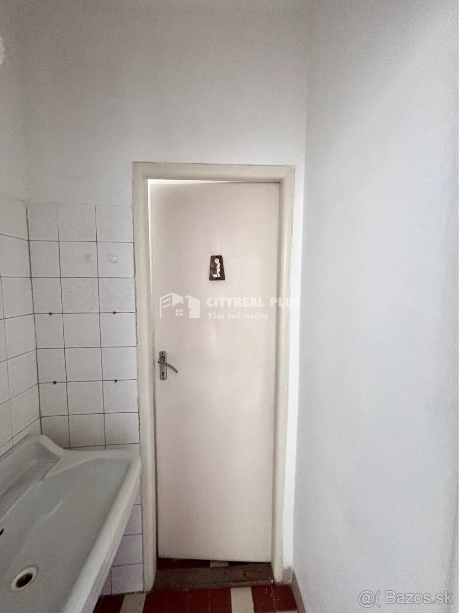 Ponúkame Vám na predaj 7 izbový rodinný dom v tichej a lukra - 7